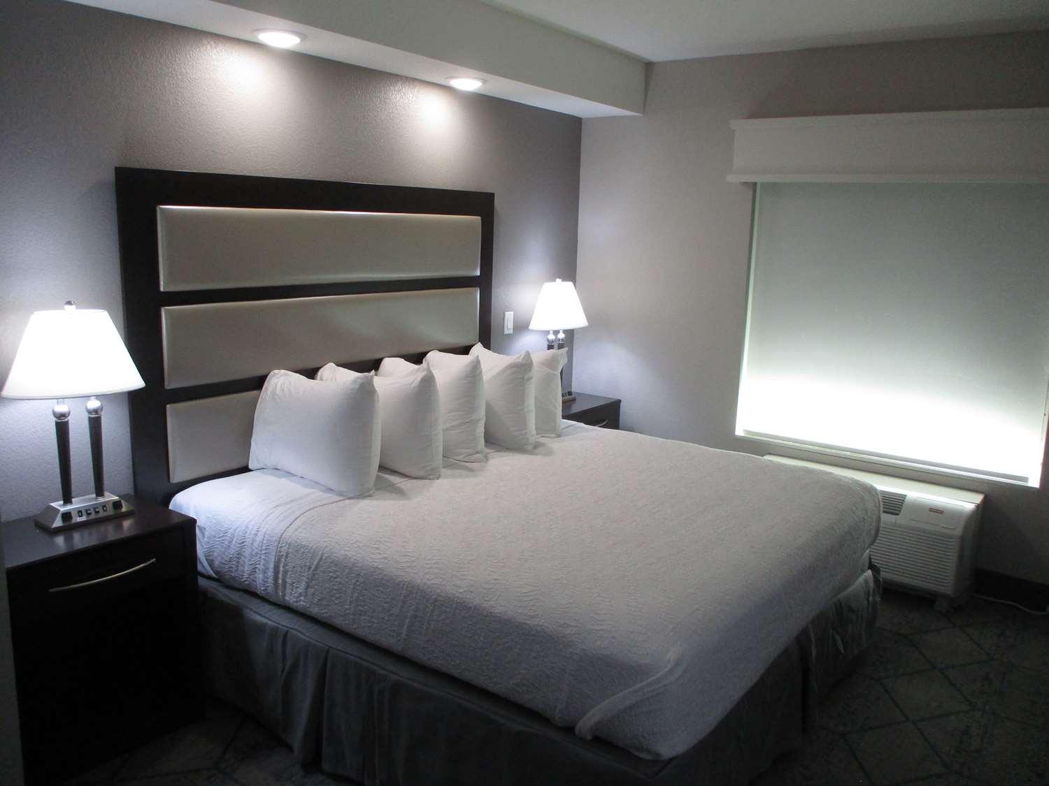 โรงแรมก็องปานีล เลสเตอร์ ภายนอก รูปภาพ