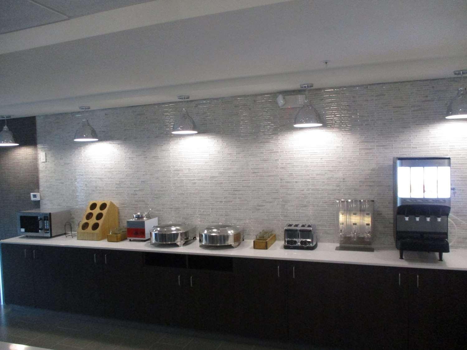 โรงแรมก็องปานีล เลสเตอร์ ภายนอก รูปภาพ